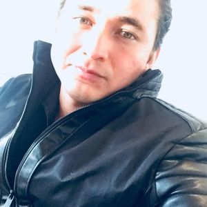 Meet your Posher, Levis